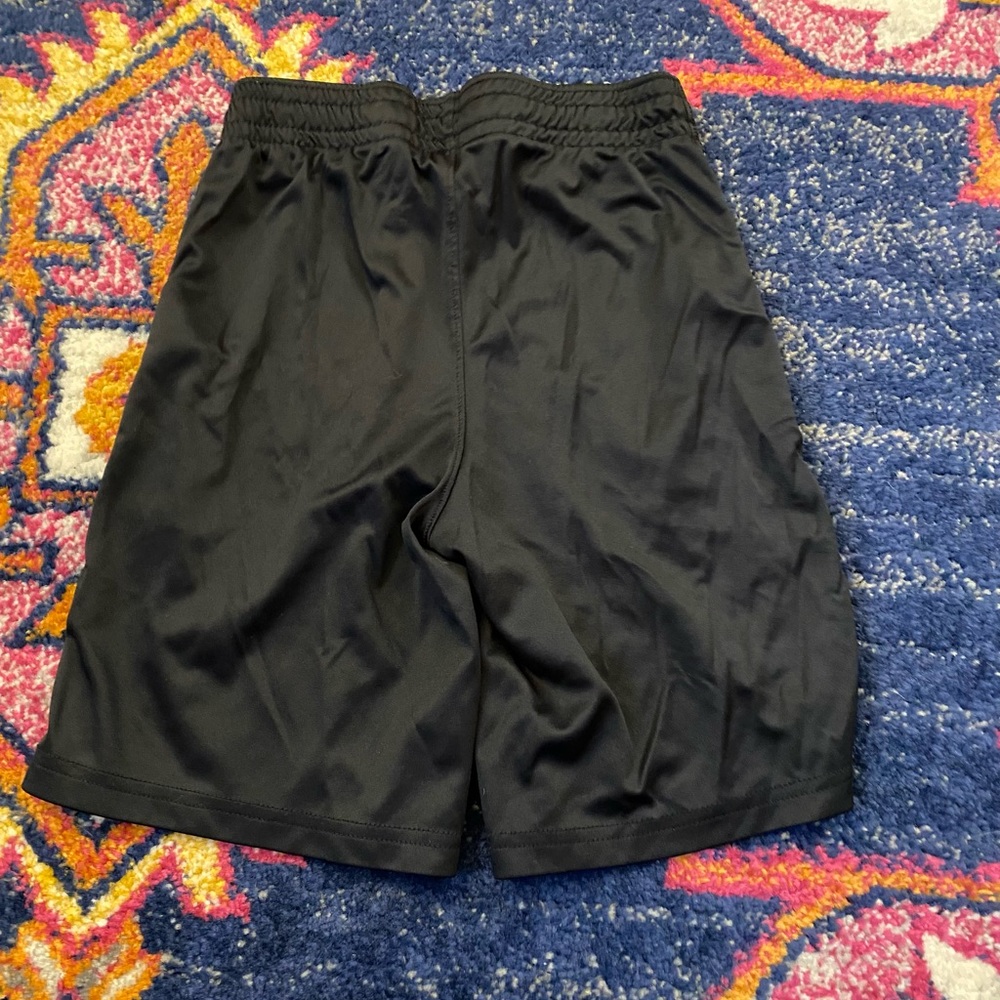LOT GUC Boys S-M shorts - Picture 9 of 12